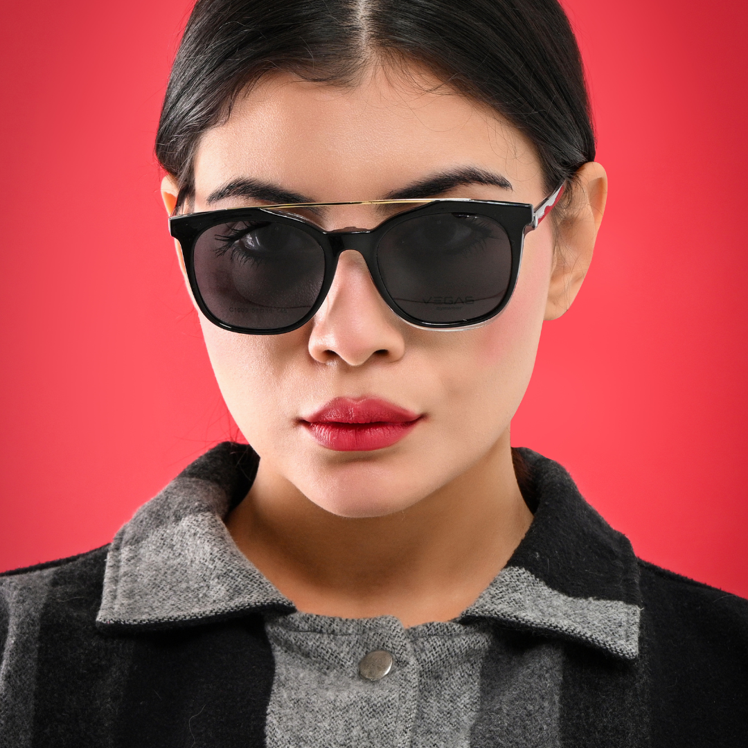 C-W-A-C1003 C1 | worn-front | Black