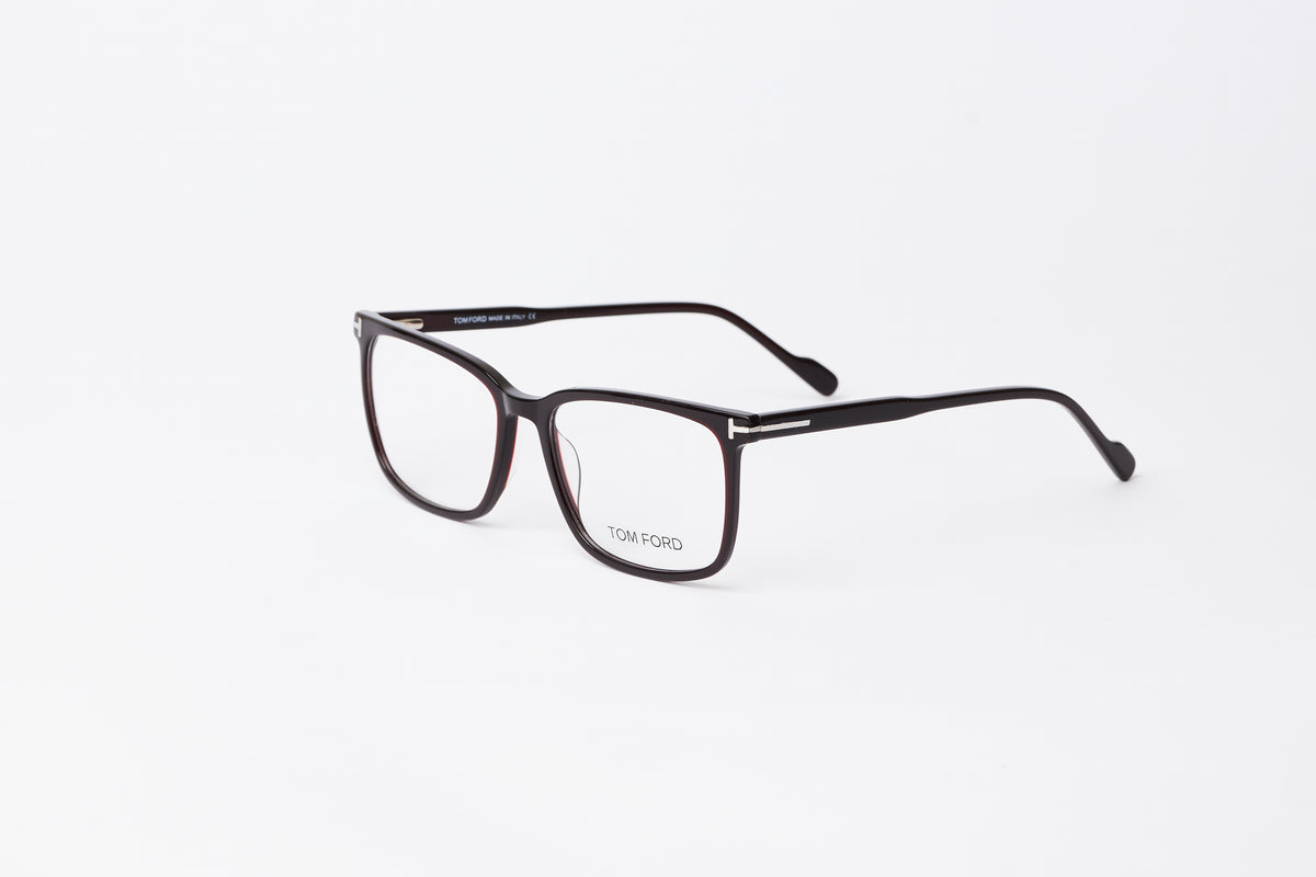 E-M-A-FT5693 C1 | product-angle | dark maroon