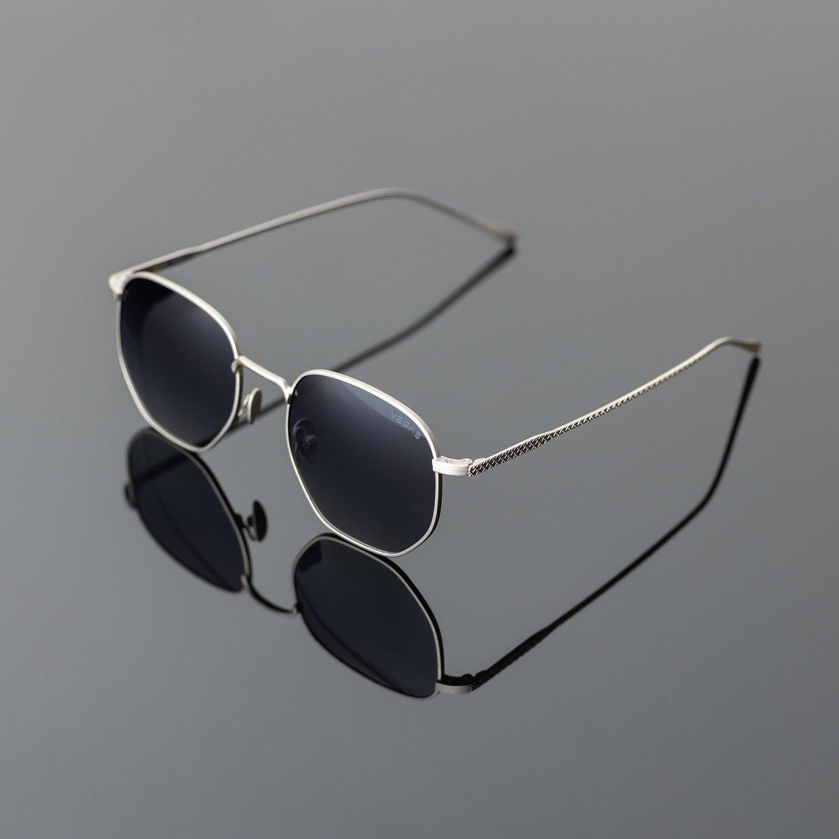 S-M-A-V2037 C2 | product-angle | Silver