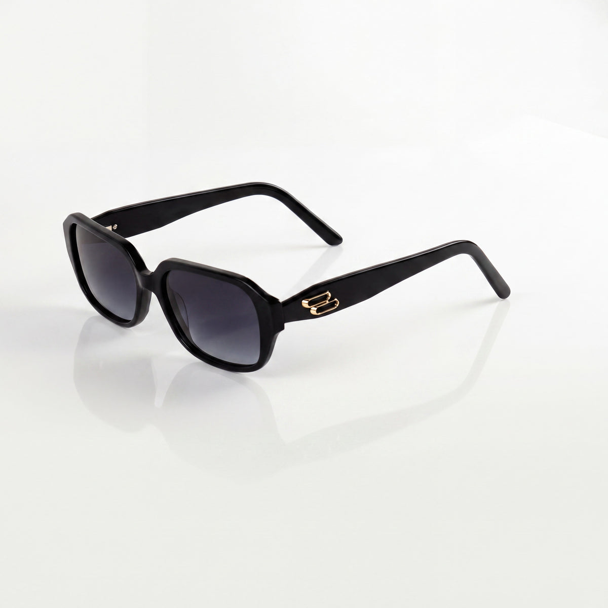 S-M-A-MQ6661A C1 | product-angle | Black