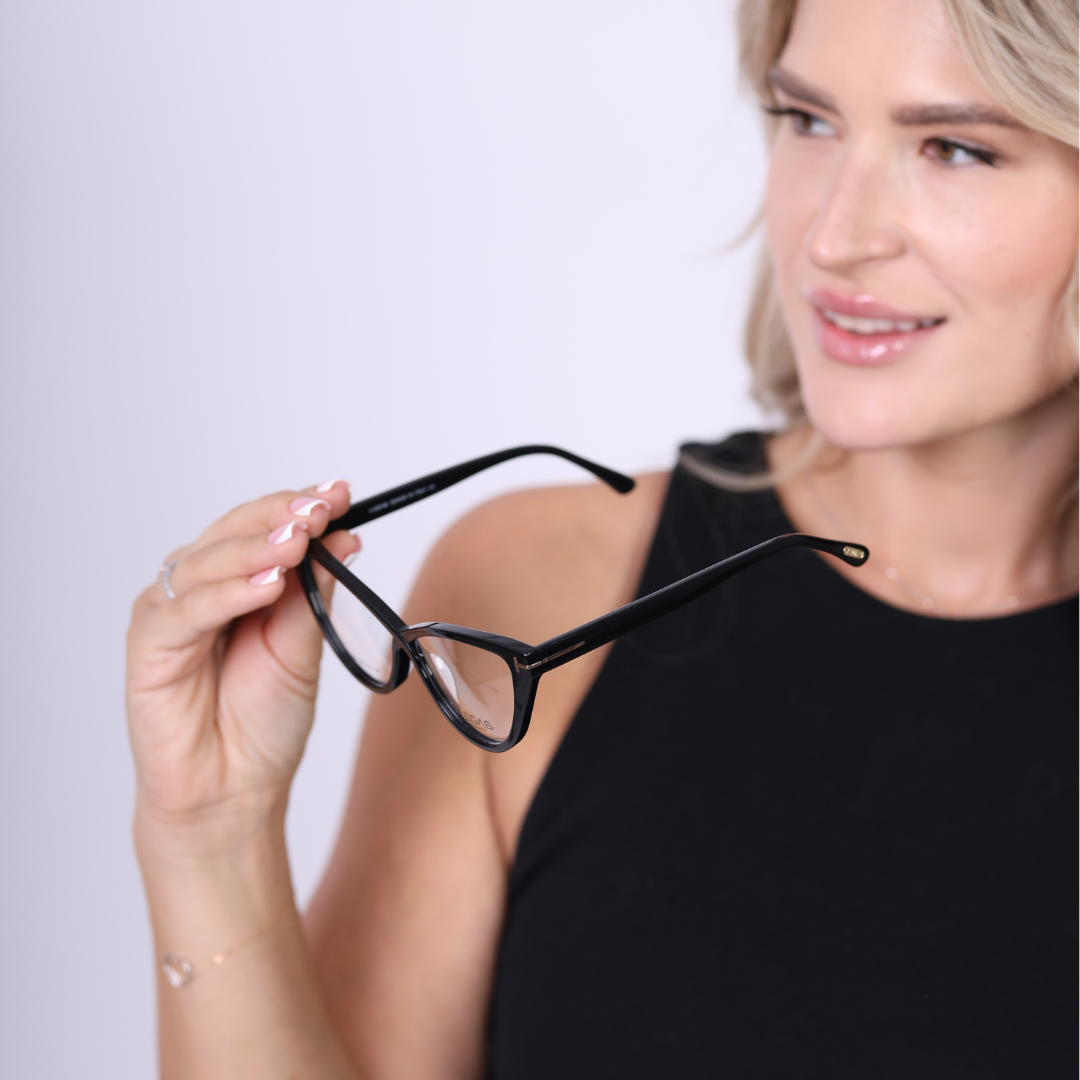 E-M-A-V2089 C1 | product-angle | Black