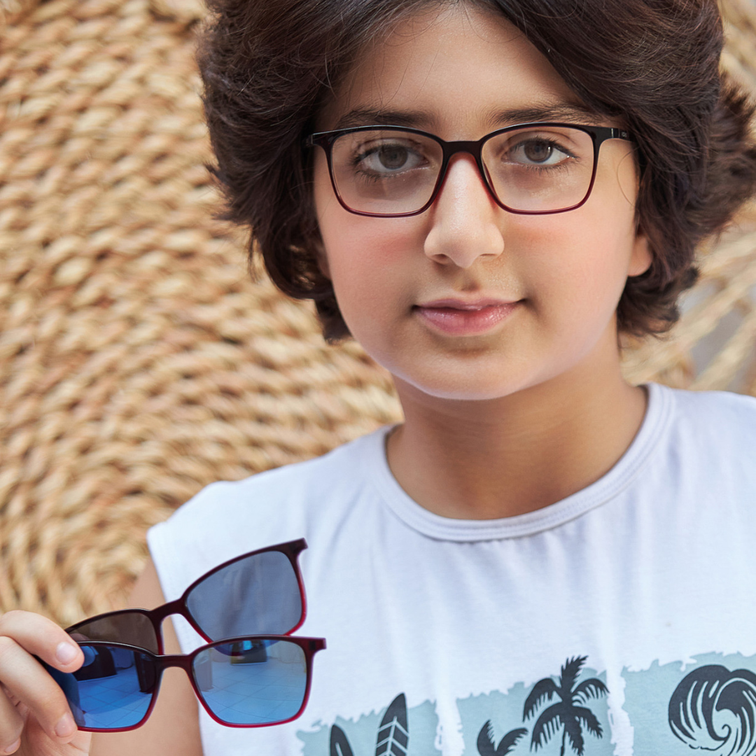 C-M-K-V2030 KIDS C6 | worn-front | Maroon / Polarized