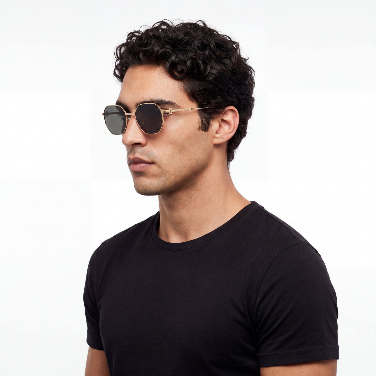 S-W-A-CT0500 GLD-BLK | worn-side | Gold