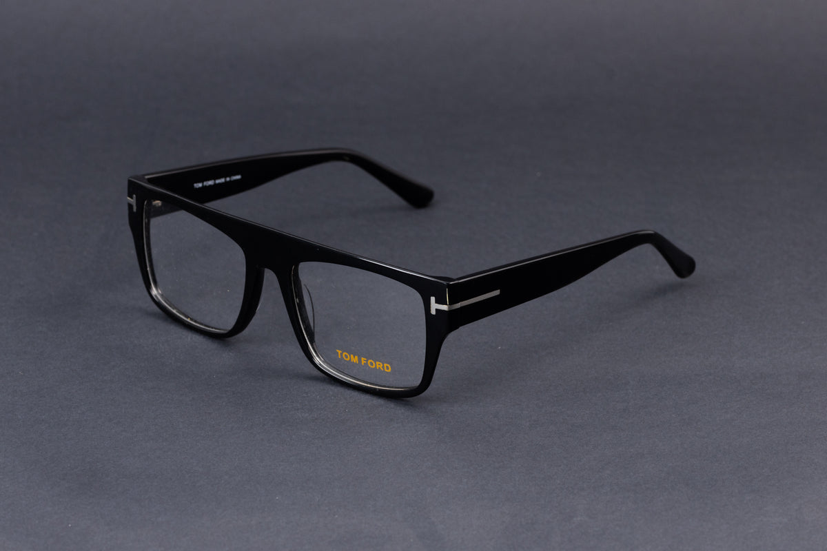 C1 | product-angle | Black