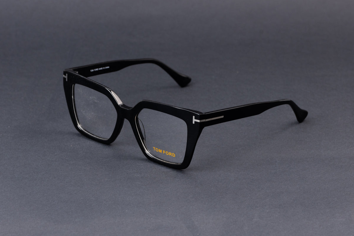 C1 | product-angle | Black
