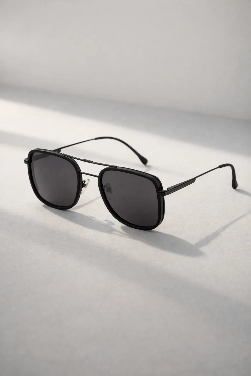 S-M-A-V2070 S C4 | product-angle | Black